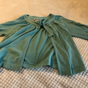 Super cute soft cropped sweater